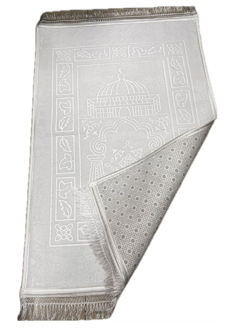 Generic - Large and soft prayer rug with black rosary The rug is characterized by its large and wonderful size. It is distinguished by being non-slip with back granules so that it can be used on tiles and ceramics. (A wonderful beaded rosary is attached to it). Rug size: 120*80 cm - Image 1