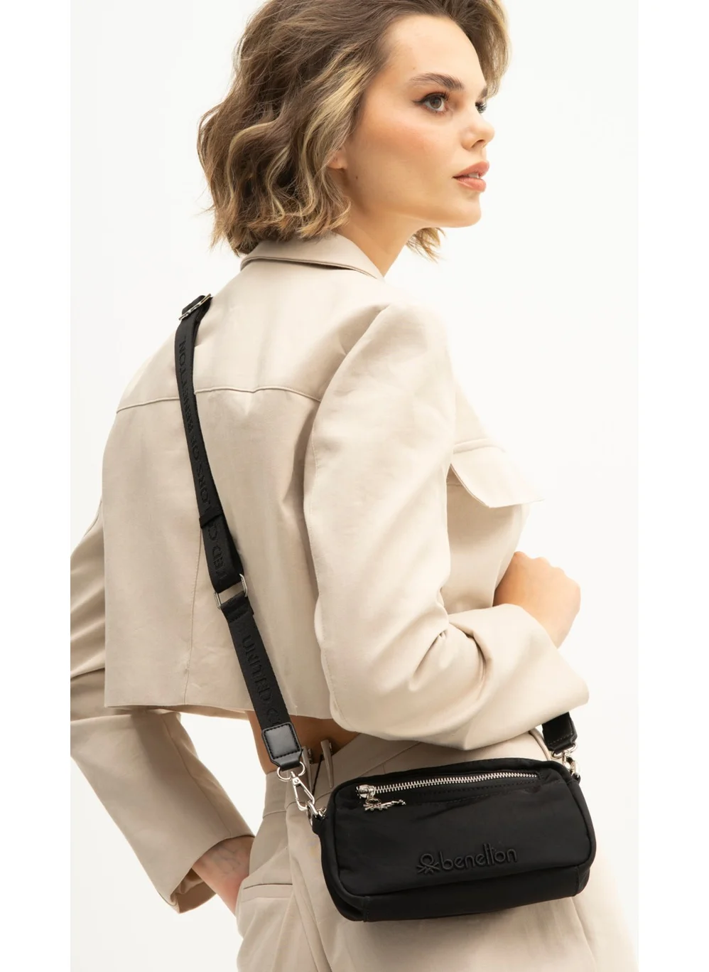 يونايتد كولورز أوف بينتيون Benetton Women's Crossbody Bag Black BNT1204