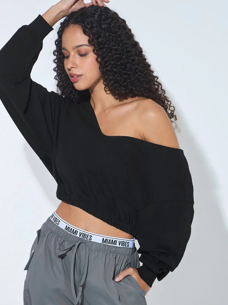 Outzidr  Black V Neck Cropped Sweatshirt for Women | Best Price UAE
