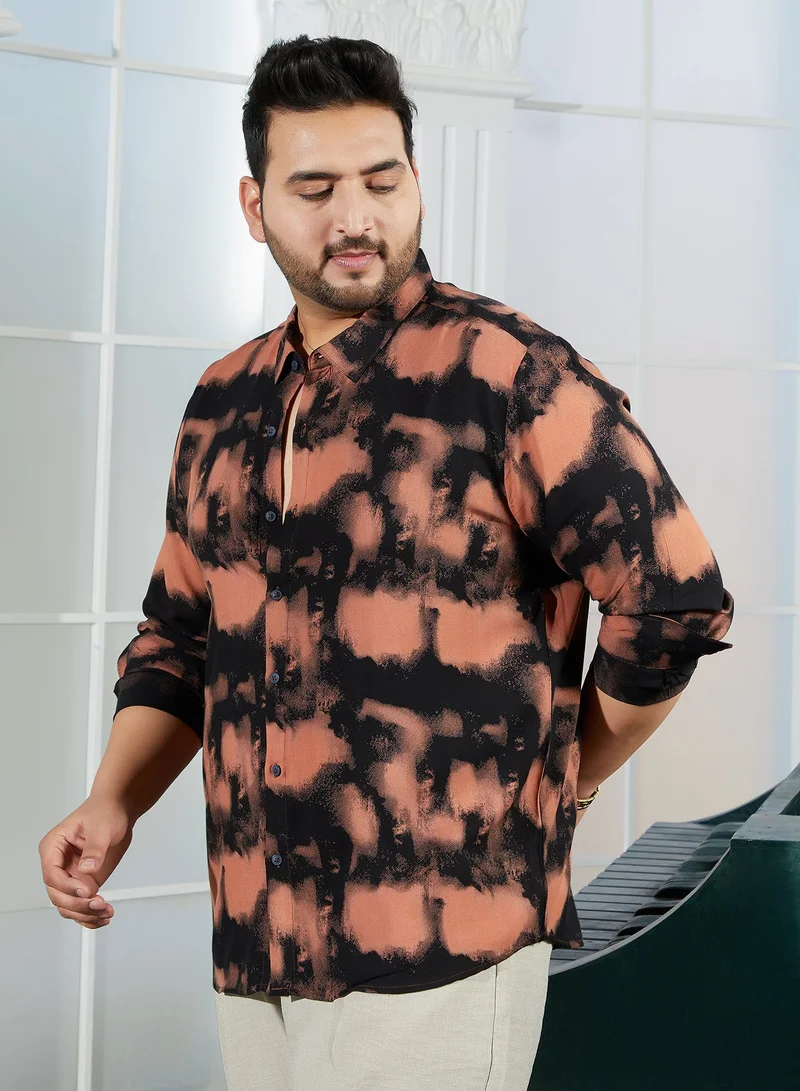 انستافاب بلس قميص رجالي مقاس بلس بلون أسود وأحمر طيني مطبوع بياقة عريضة وأكمام طويلة بأزرار