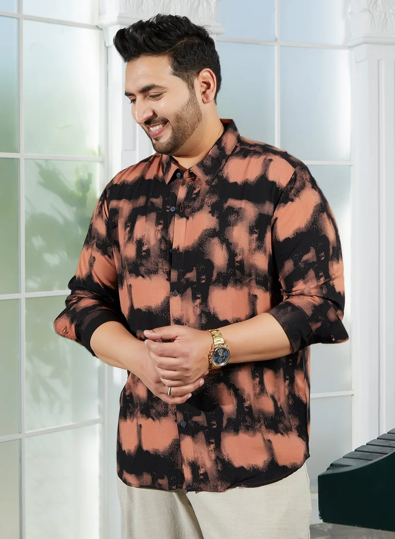 انستافاب بلس قميص رجالي مقاس بلس بلون أسود وأحمر طيني مطبوع بياقة عريضة وأكمام طويلة بأزرار