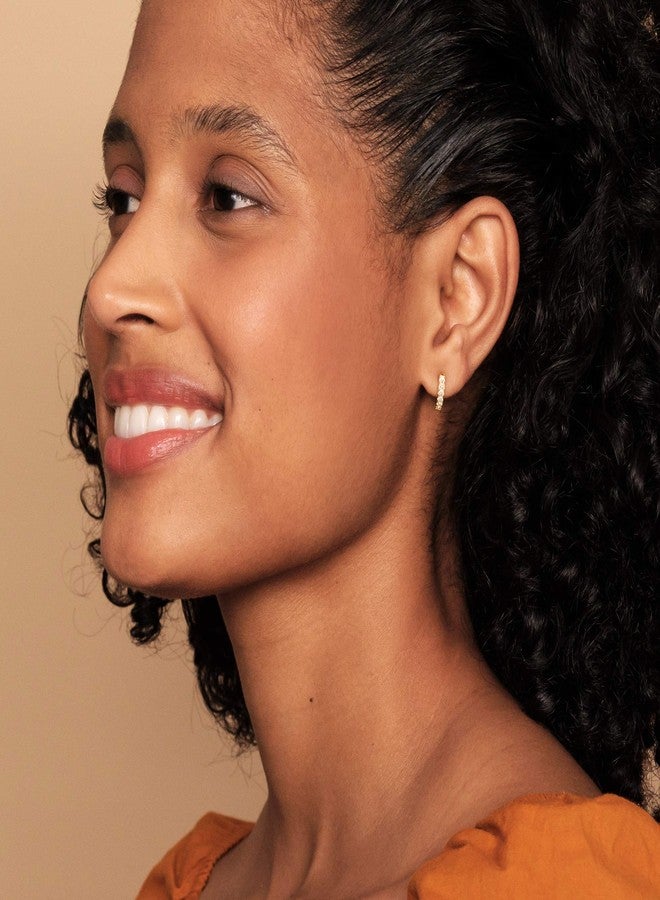 بافوا أقراط حلقية من الفضة الإسترليني عيار 925 مطلية بالذهب عيار 18 قيراطًا من PAVOI مرصعة بالزركونيا المكعبة للنساء (2 مم، فيرميل - أصفر) - Image 2