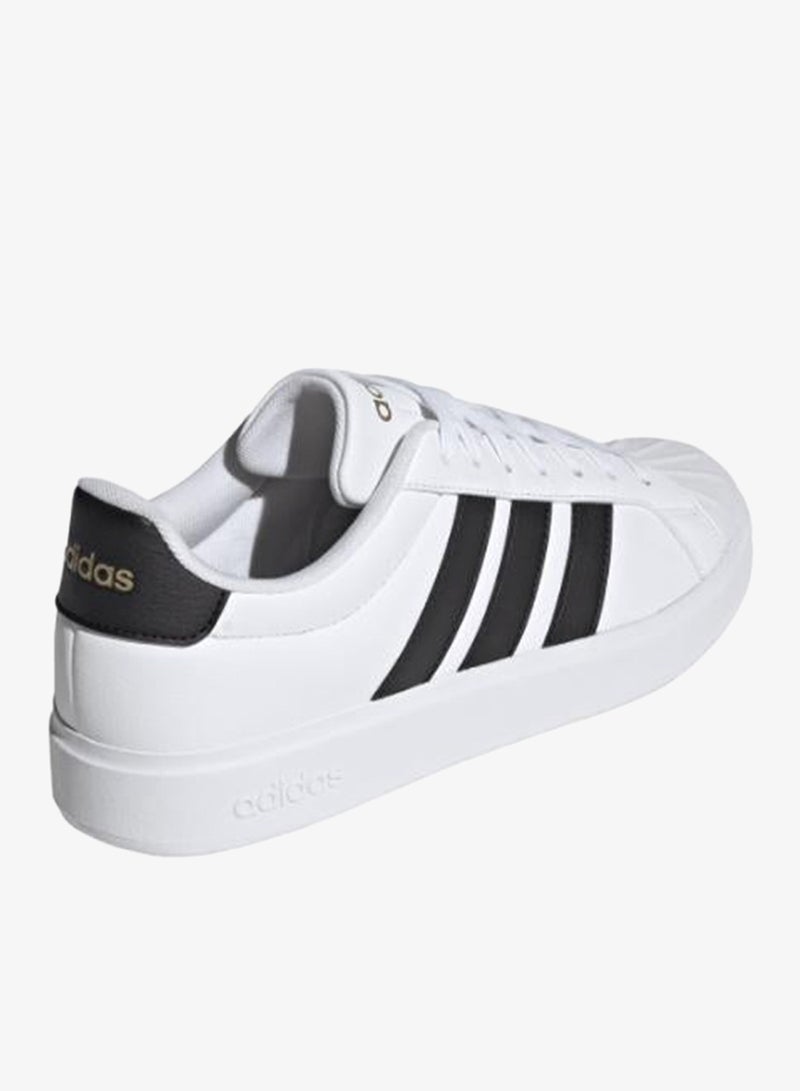 Adidas أحذية رياضية بيضاء للرجال من ستريت توك - Image 4