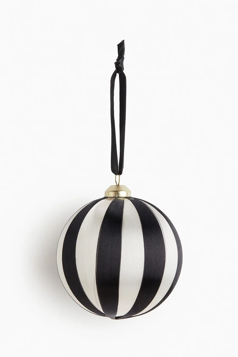 H&M Satin thread bauble
