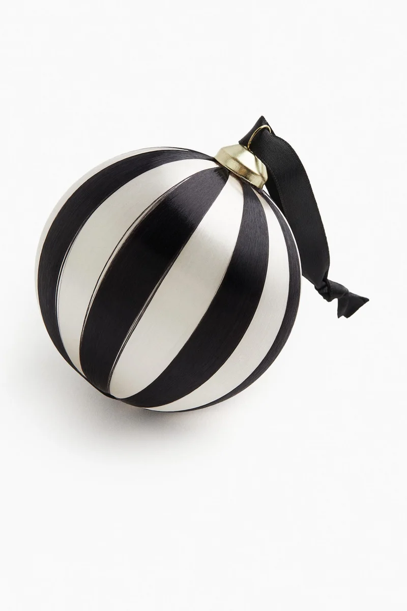 H&M Satin thread bauble