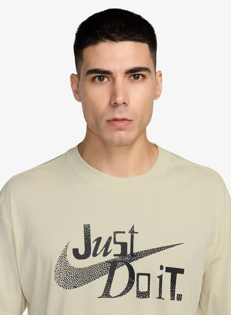 Nike Nsw Loose Fit Just Do It T-Shirt - Image 1