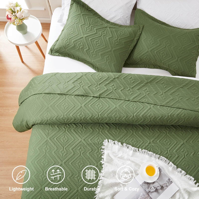 LEAONME Full/Queen Quilt Set 3 Pieces, Lightweight Olive Green Bedspread-90''x98'', Soft Microfiber Summer Quilt/Coverlet, Luxurious Warm Bedding Sets for All Seasons (Includes 1 Quilt, 2 Shams) - Image 4