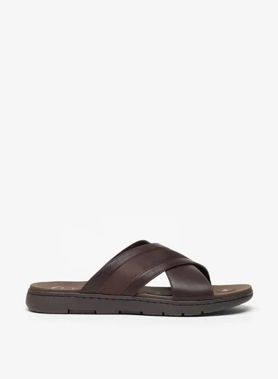 لو كونفورت Men's Solid Slip-On Comfort Sandal