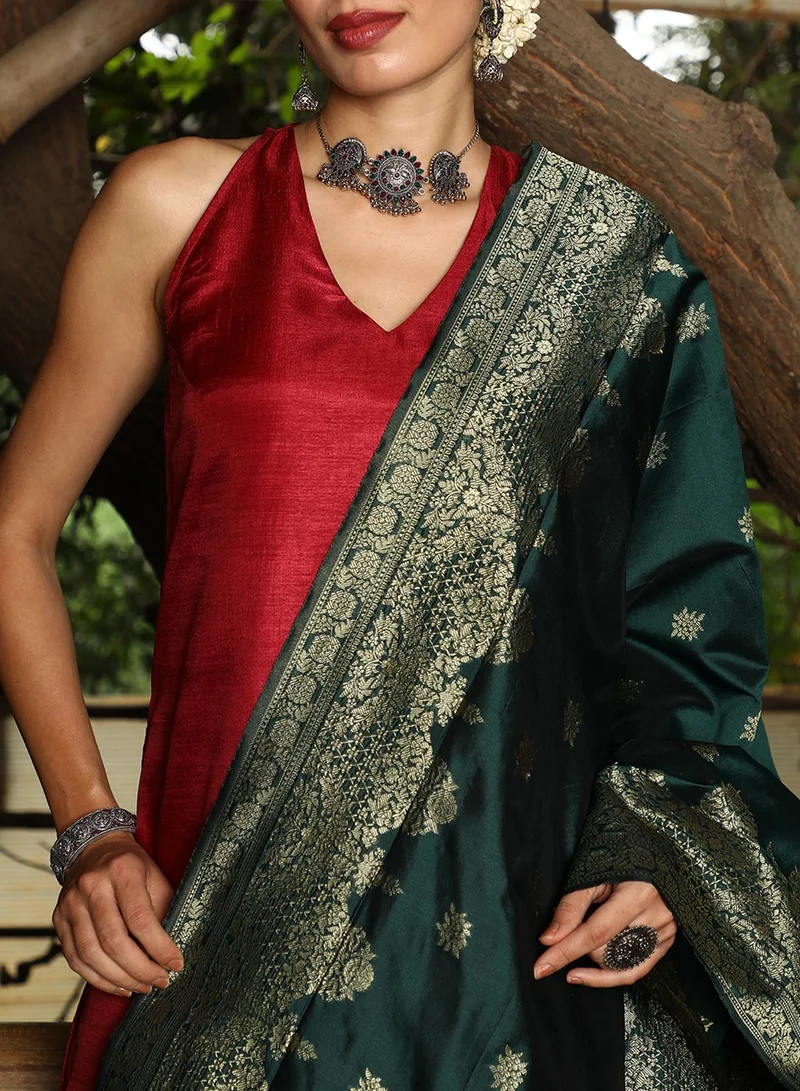  قصة Women's Vermillion Red Contrast Lustre Kurta Set