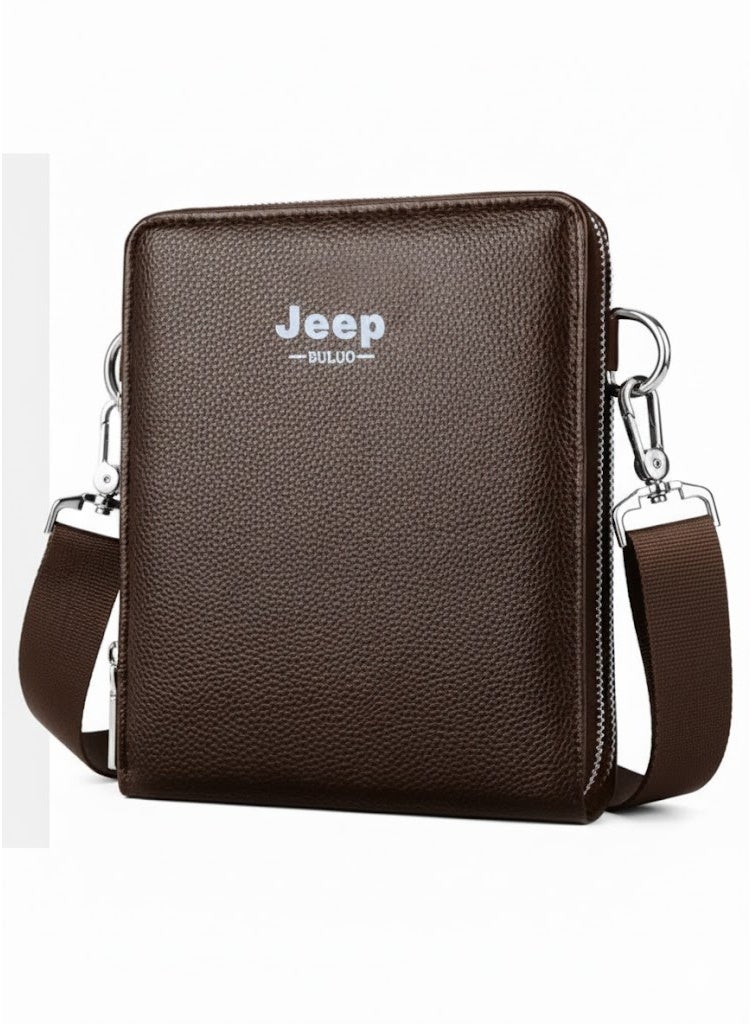 Jeep Bolso bandolera de piel sintética de lujo para hombre: ligero, práctico y versátil, color marrón. - Image 1