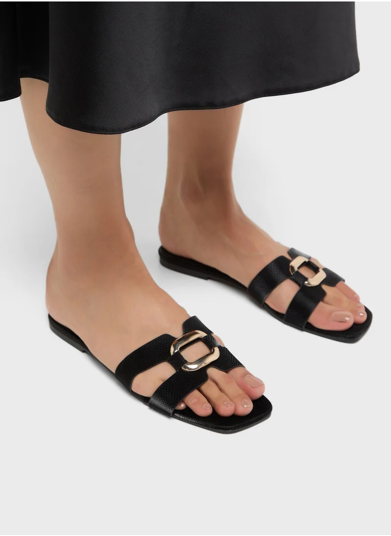 ايلا Chunky Trim Sandal