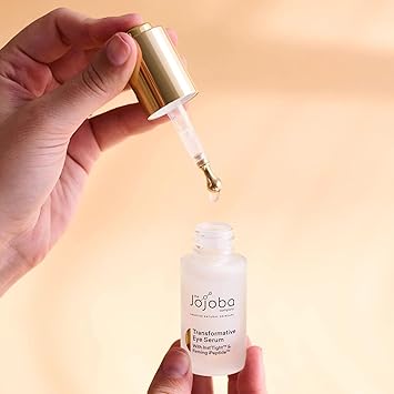 jojoba سيروم العين التحويلي من شركة الجوجوبا ينعم الخطوط الدقيقة ويقلل من أكياس العين والهالات السوداء مدعوم ببتيدات الجوجوبا الأسترالية وحمض الساليسيليك 15 مل - Image 3