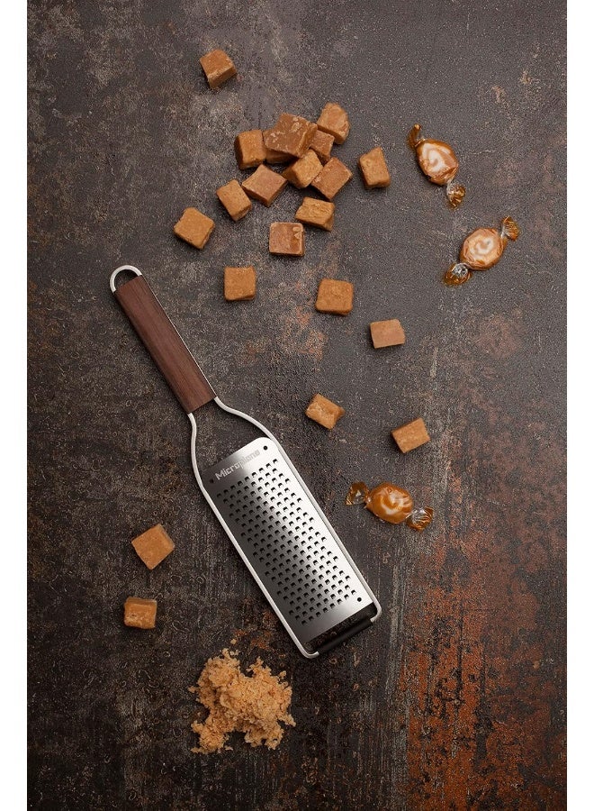 Microplane Master Series Wood Handle Stainless Steel Frame Coarse Blade Cheese Grater - Image 2