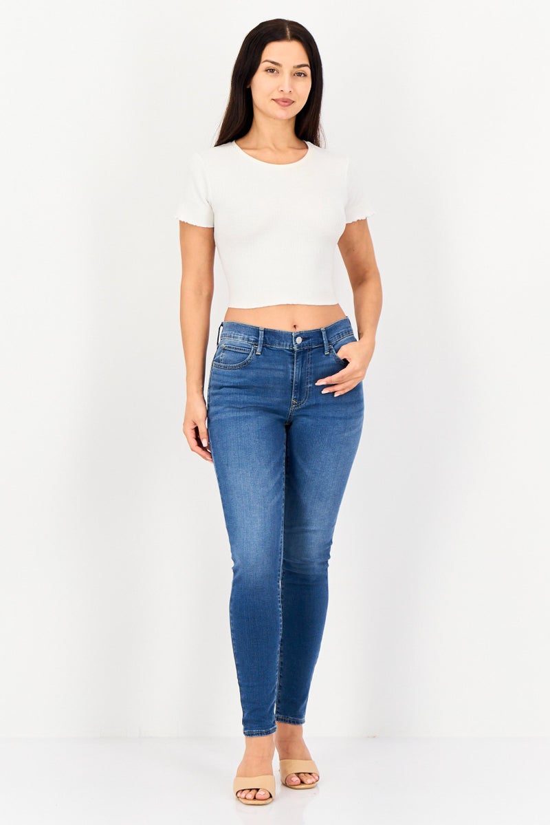 Levi's جينز نسائي سوبر سكينى ضيق قابل للتمدد 710، أزرق - Image 2