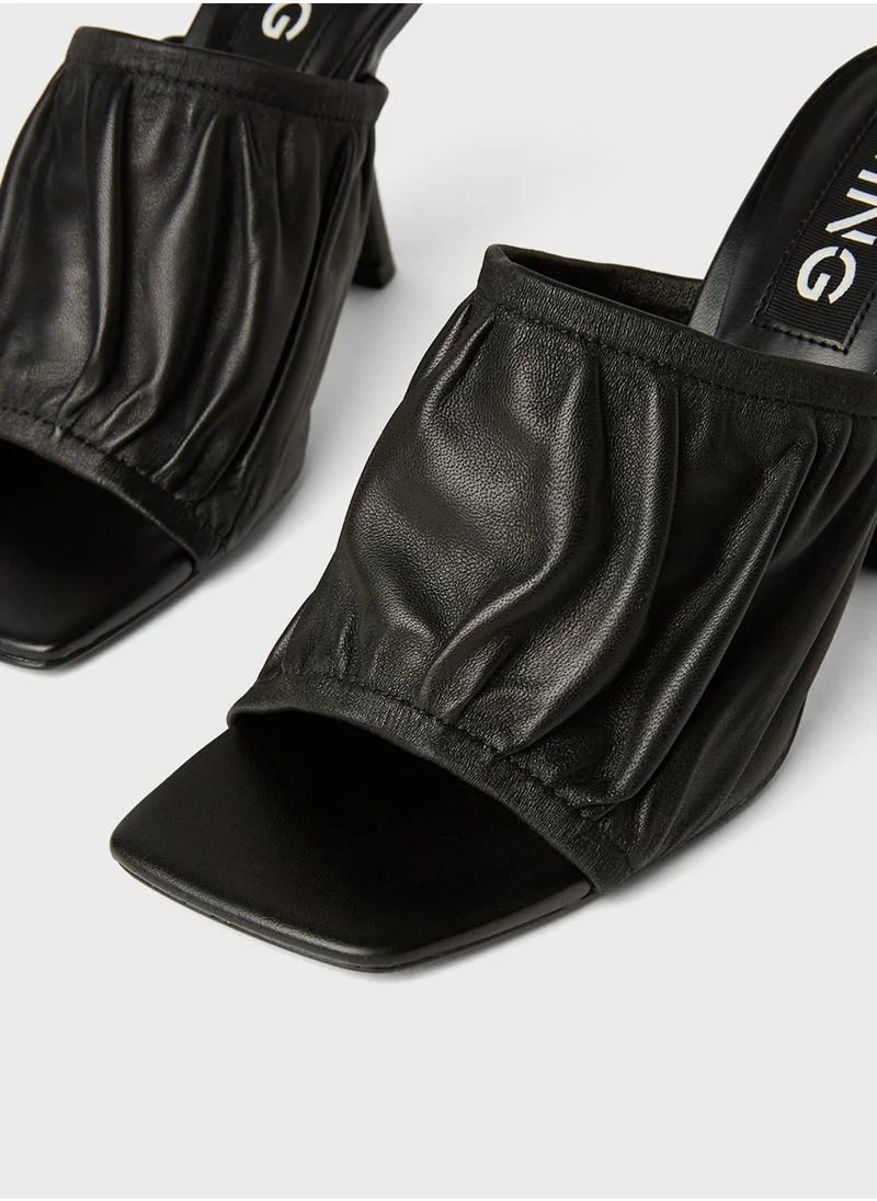 مانجو Thick Strap Leather Sandals