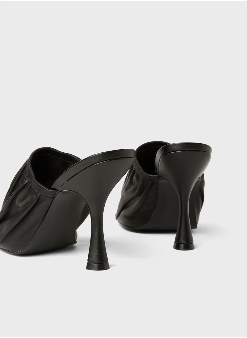 مانجو Thick Strap Leather Sandals