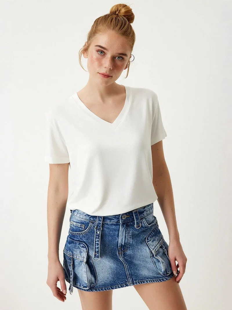 السعادة في إسطنبول ISTANBUL V-Neck Short Sleeve Plain T-Shirt