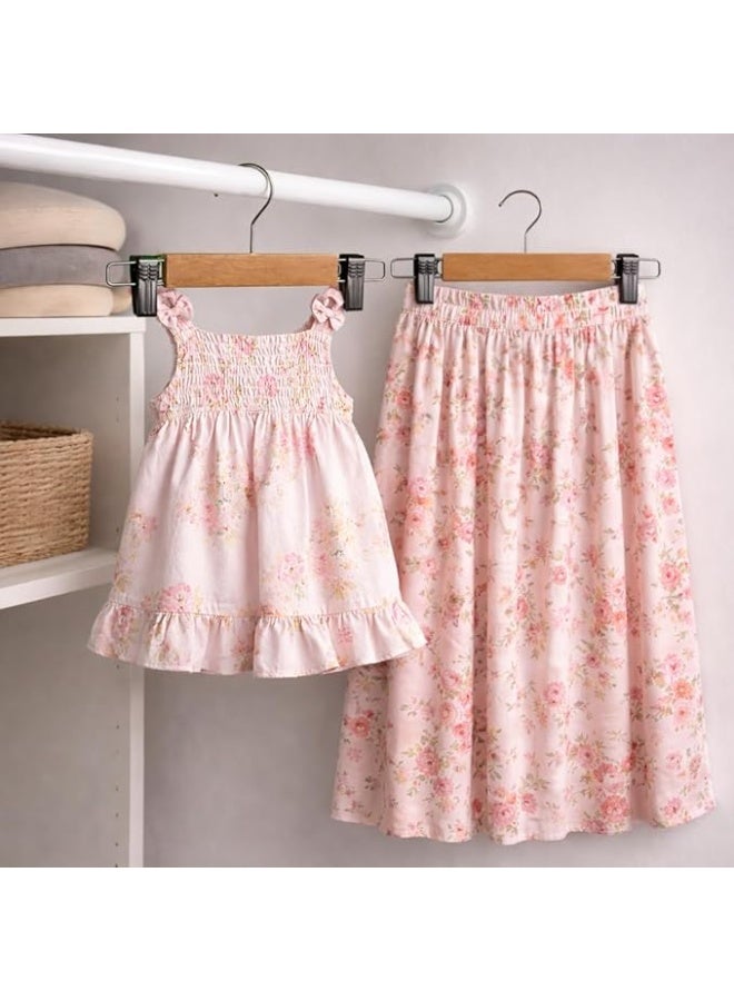 علاقة ملابس خشبية بمشبك وخطافات معدنية متينة، قابلة للتعديل، مناسبة للتنانير والسراويل والأوشحة، لتخزين الملابس، متينة، بلمسة نهائية طبيعية، موفرة للمساحة، ومنظم خزانة ملابس. - Image 3