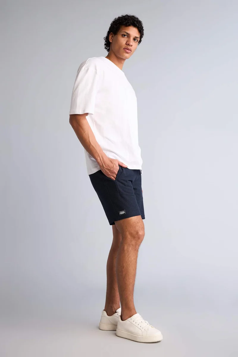 ديفاكتو Slim Fit Super Skinny Hem Shorts