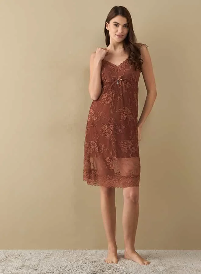 سبلاش فيڤ Lace Detail Slip Dress with Thongs