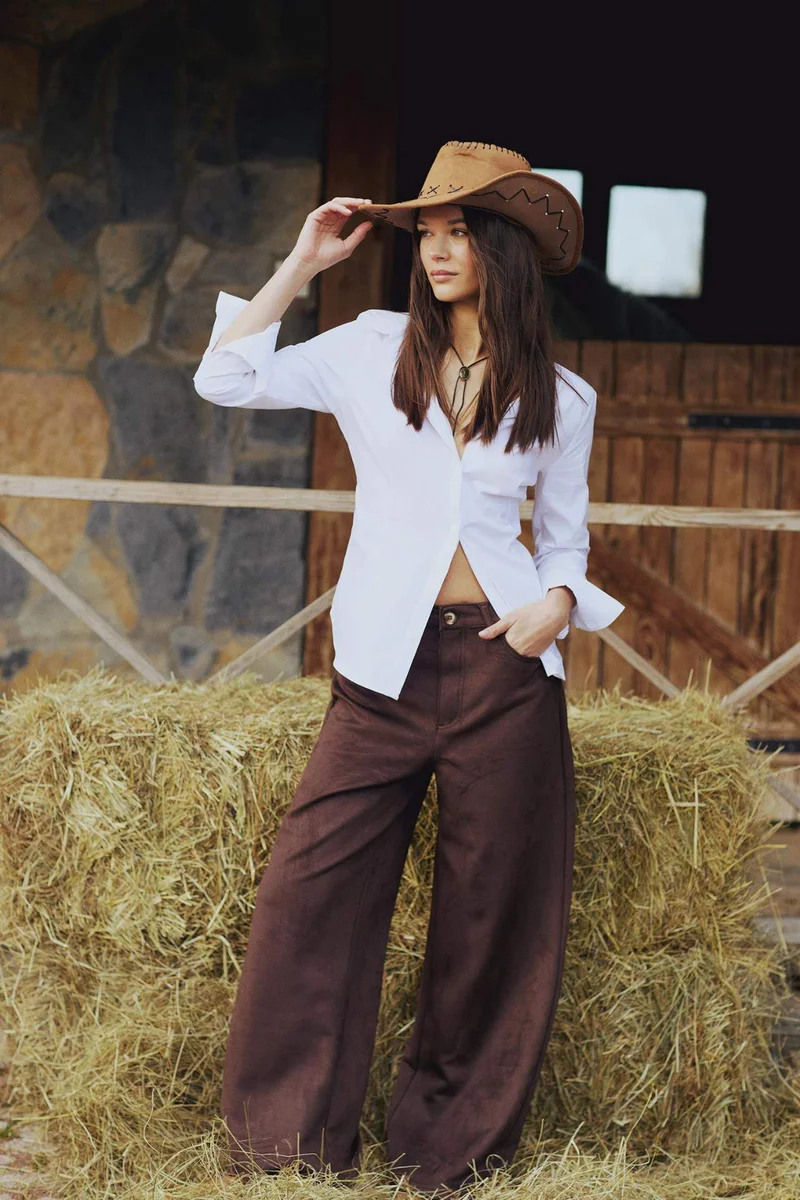 ديفاكتو Straight Fit Zip-Up Suede Trousers