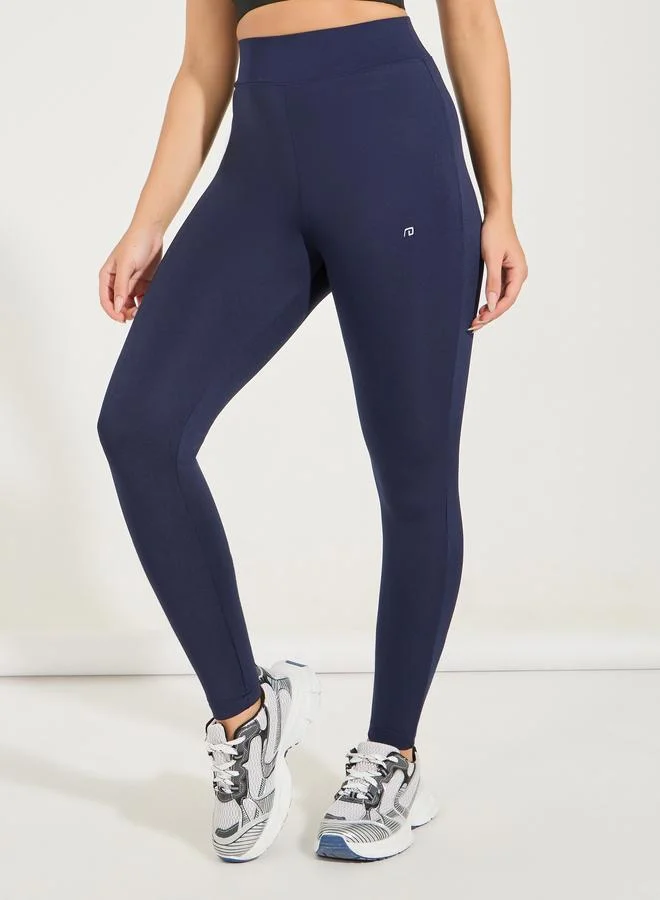 ستايلي اكتيف ليقنز بخصر عريض وطبعة شعار