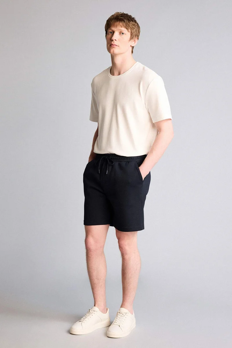 ديفاكتو Regular Fit Shorts