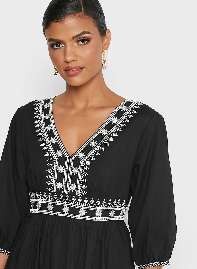 Khizana Embroidered Detail Dress