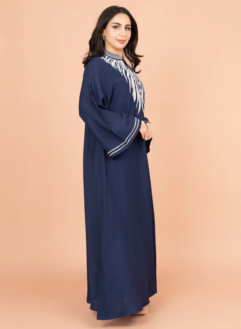 اكسا جلابية سادة مطرزة مع عنق اسيوي انيق IK4010 ازرق