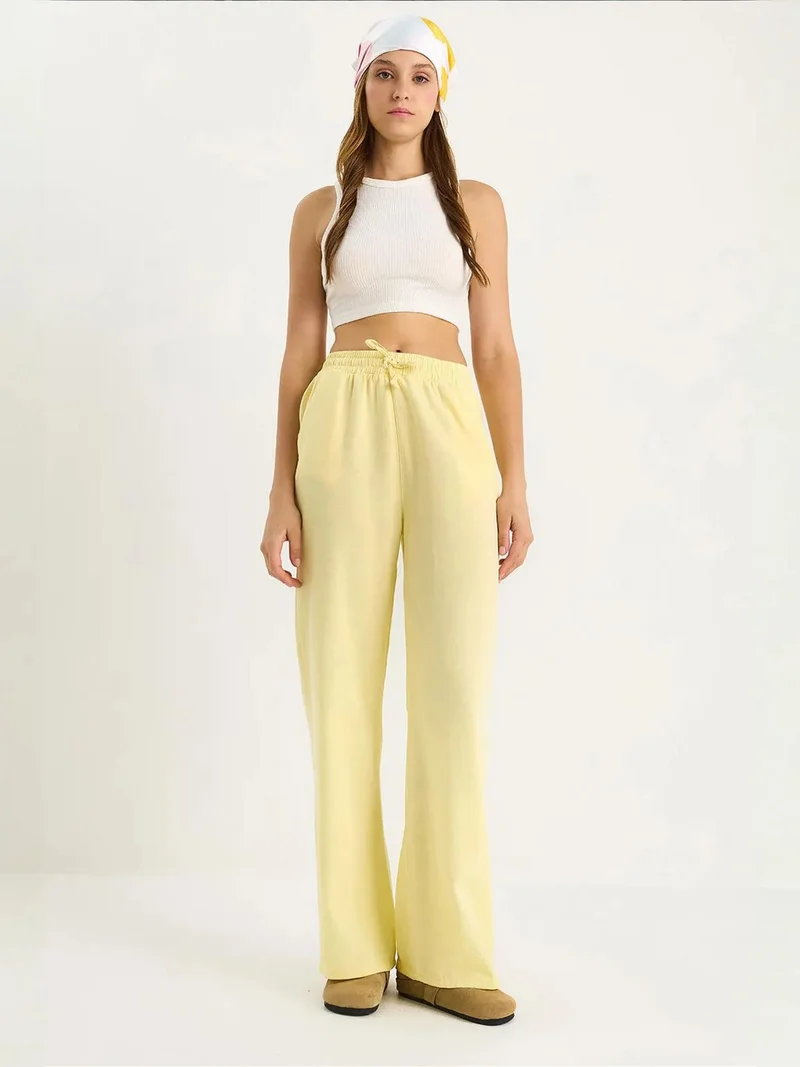 بيانكو لوتشي بنطلون واسع بقصة مريحة ورباط من لوكسي