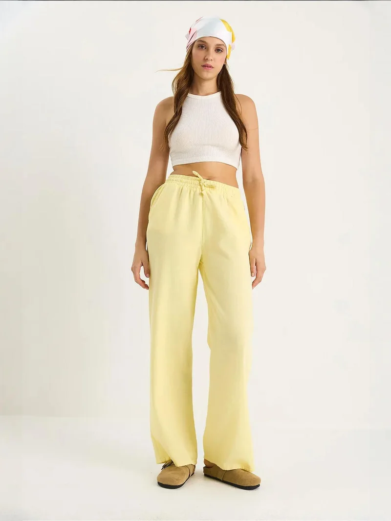 بيانكو لوتشي بنطلون واسع بقصة مريحة ورباط من لوكسي