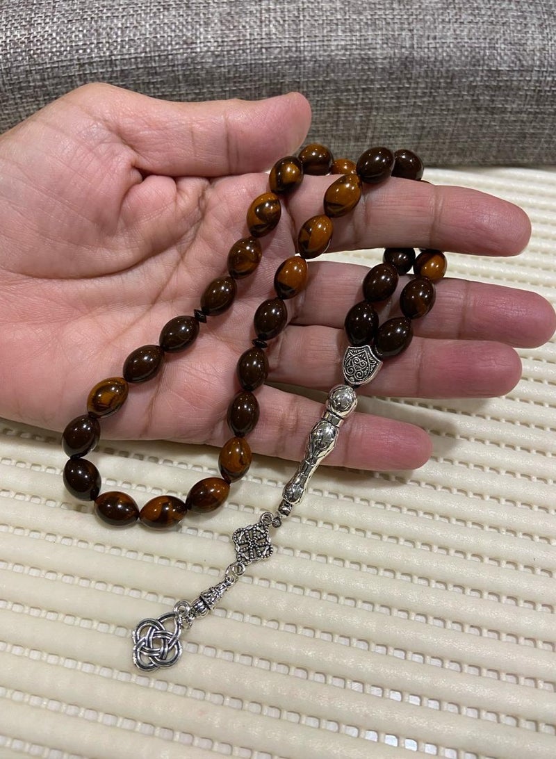 سبحة رجالية من حجر الفاتوران مكونة من ثلاثة وثلاثين خرزة بمقاس ثمانية ونصف ميلليمتر في اثني عشر ميلليمتر - Image 3