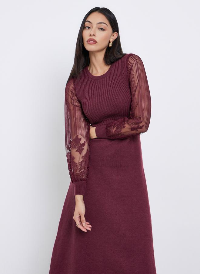 ستايلي فستان ميدي بنمط سويتر محبوك وأكمام دانتيل - Image 1