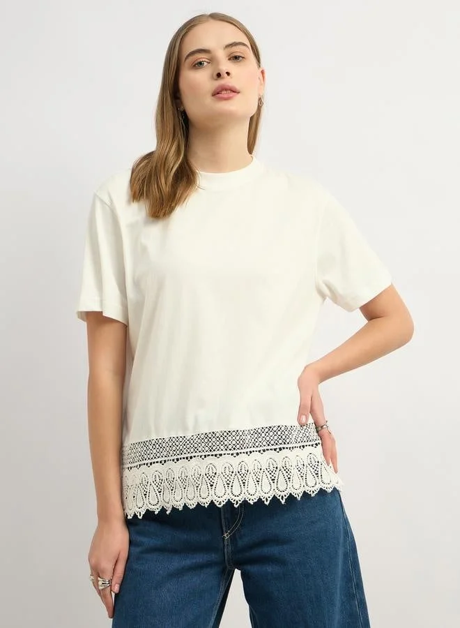 Styli Styli Lace Hem Round Neck Boxy Fit T-Shirt