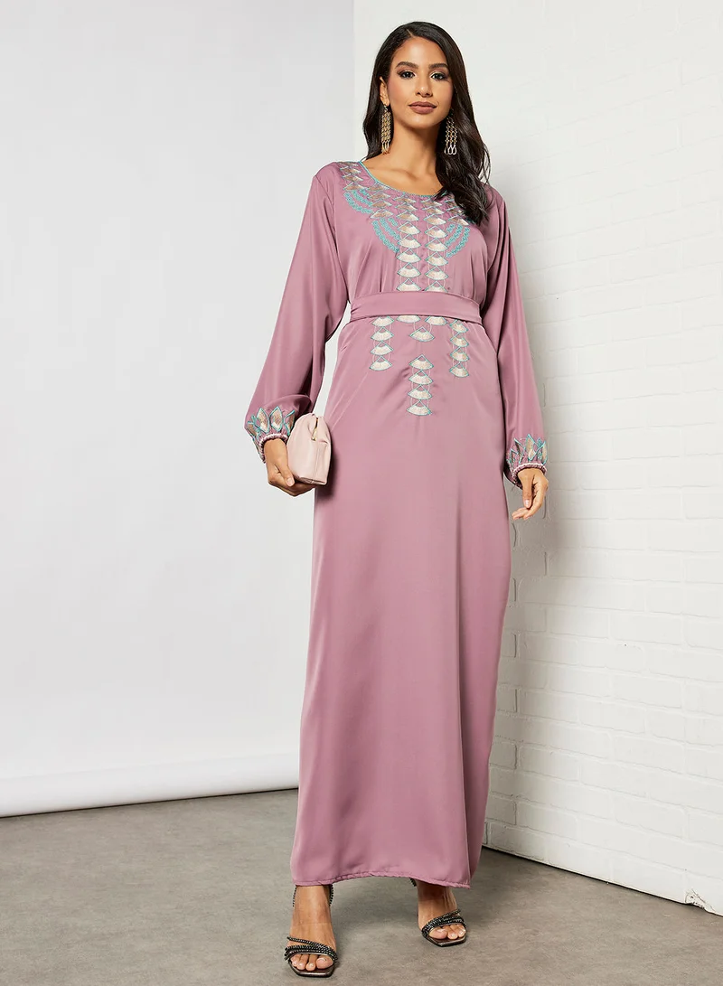 Hayat Jalabiya With Fan Like Shaped Embroidery