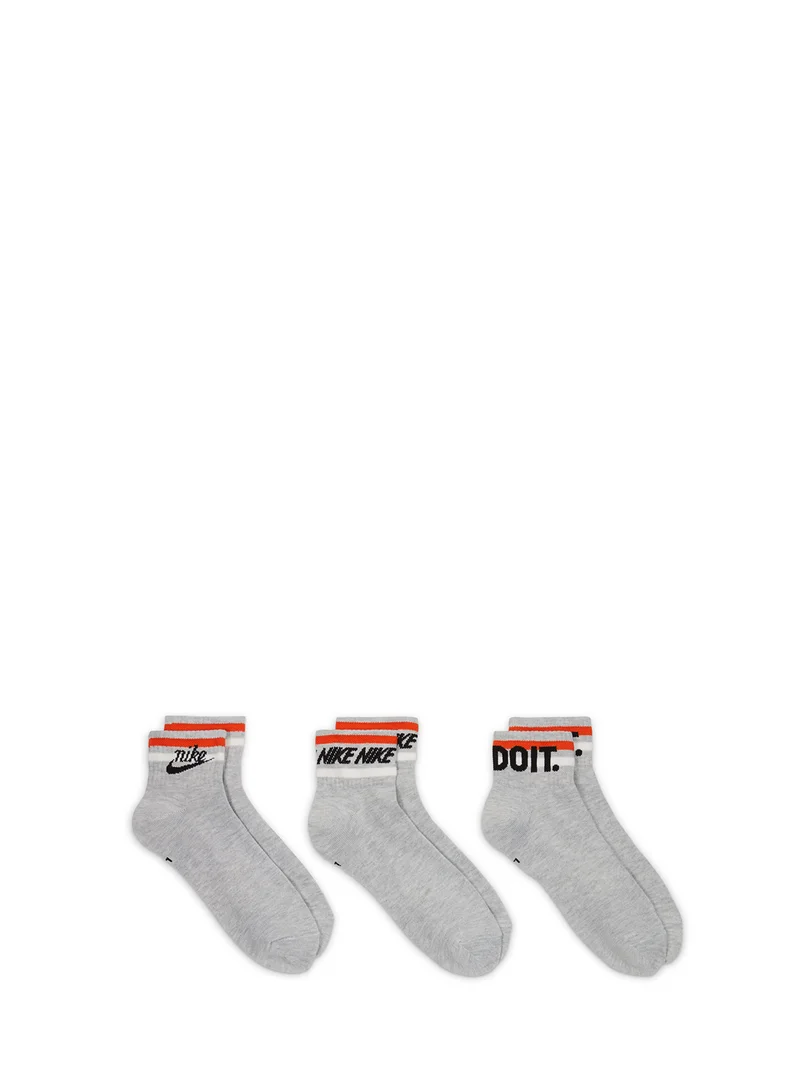 Nike Nike Everyday Essential Ankle Socks