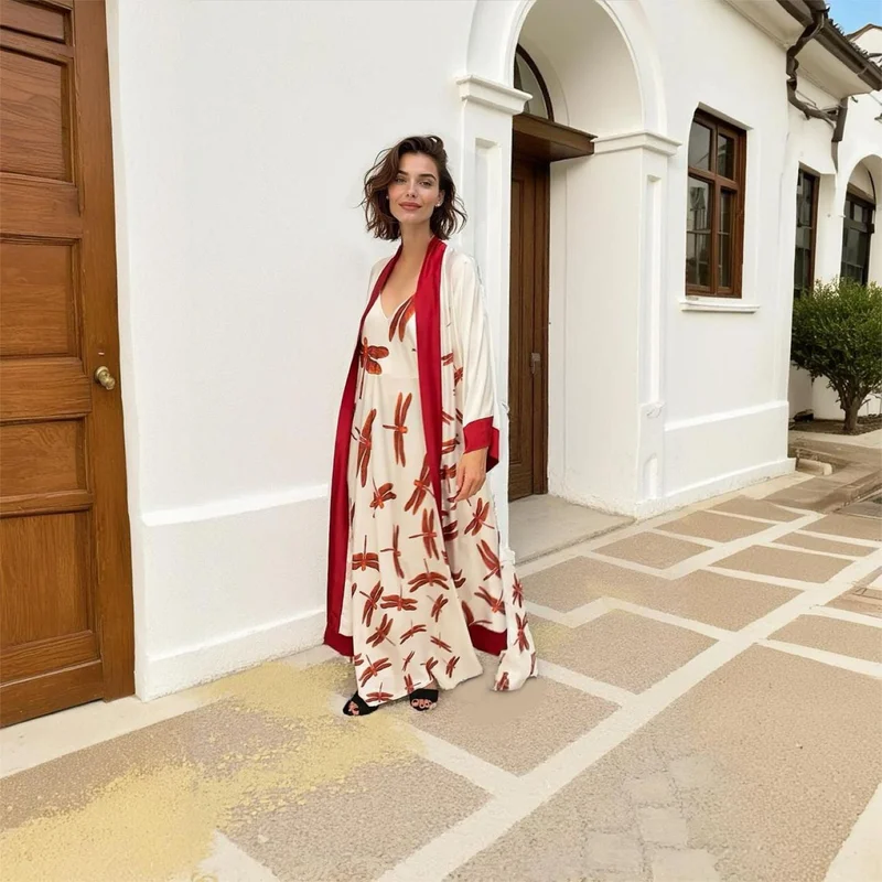 جانارا جونز فستان مارييلا ساتان أبيض أحمر يعسوب