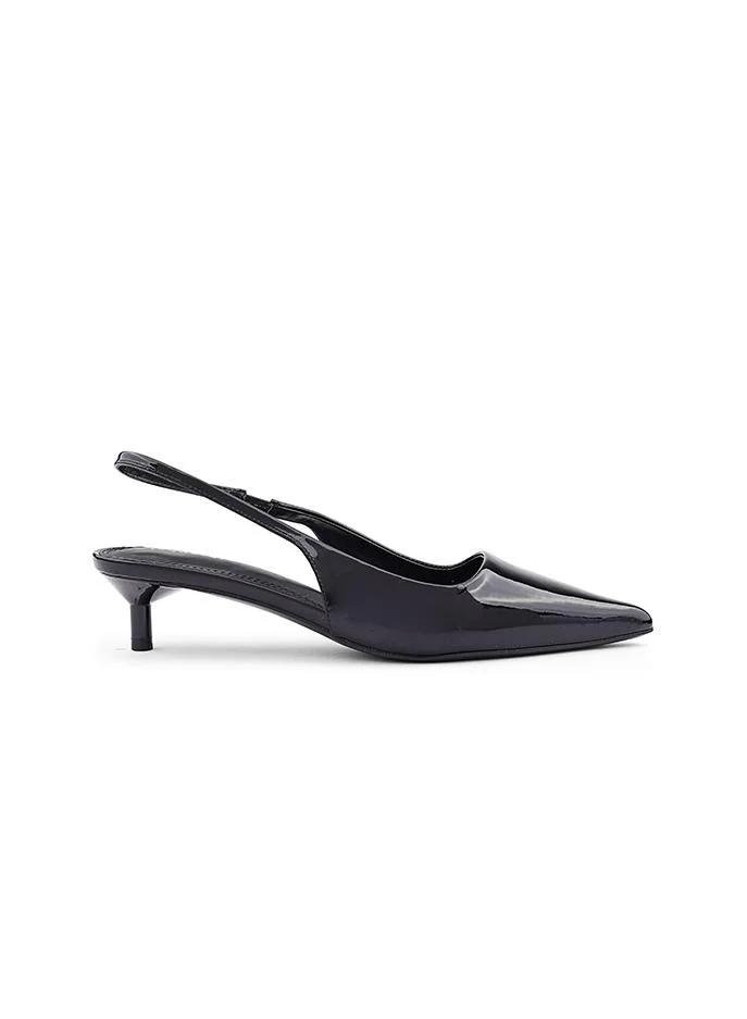 أيقون Classic women's heel shoes with refined silhouette.