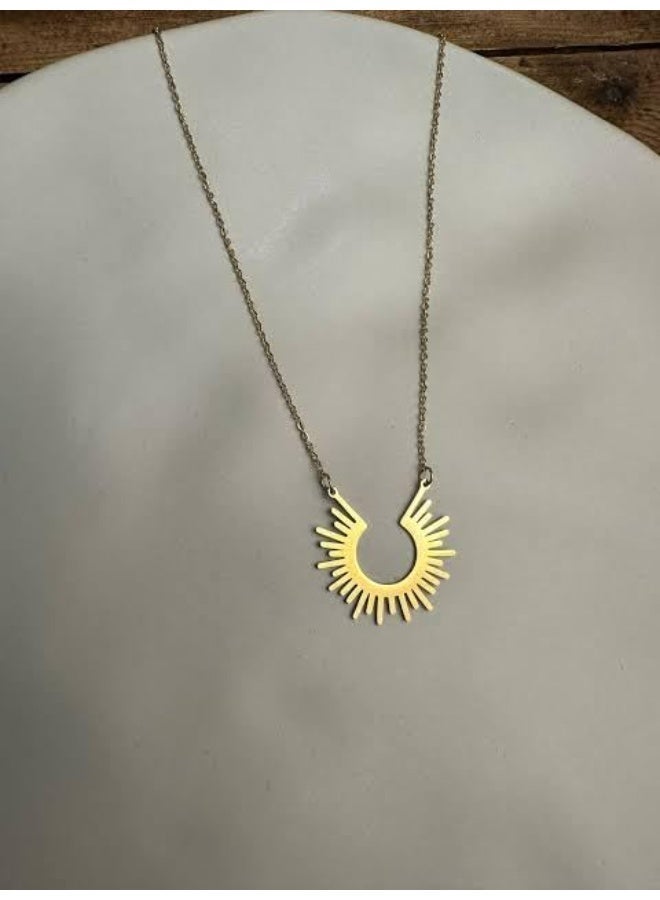 Shein Elegant Sun Pendant Necklace 316L Stainless Steel – Radiant Halo Necklace for Women – Anti Tarnish - Image 3