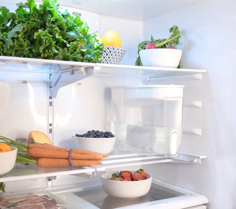 لايف ستراو لايف سترو هوم - موزع فلتر مياه سعة 18 كوبًا من البلاستيك الخالي من مادة BPA تم اختباره للحماية من البكتيريا والطفيليات والمواد البلاستيكية الدقيقة التي تحتوي على الزئبق ومجموعة متنوعة من المواد الكيميائية باللون الأبيض - Image 3