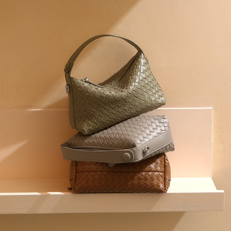 Best-Selling Genuine Leather Women''s Bag, Crossbody Shoulder Bag, Commuter Handbag, Dumpling Bag, First-Layer Cowhide, High-End Woven Bag - Image 4