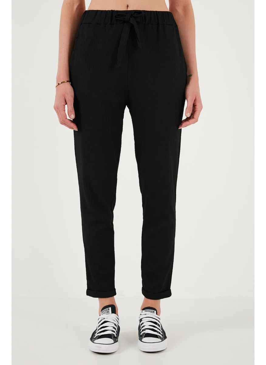 Lela Waist-Tie Pocketed Short-Leg Slim-Fit Trousers Women's Trousers 5869017