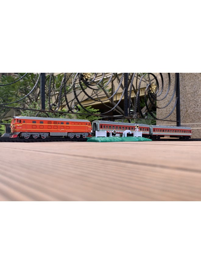 A18 Electric Green Leather Dongfeng 4B Internal Combustion Engine Train Track Luminous Carriage Toy High-speed Rail Train Suit Model-Color:Watermelon Head + 9.4m Track + 4 Green Passenger Cars Without Lights-Scale:Rechargeable Aa Battery - Image 4