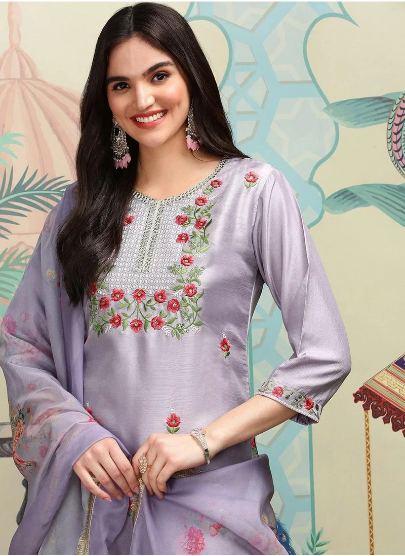 ISHIN Light Lavender Kurta Set Straight Fit 3/4 Sleeve Sleeve made from Twill, Silk Duppata featuring Self Design design and Round Neck neckline - Perfect for Ethinic!