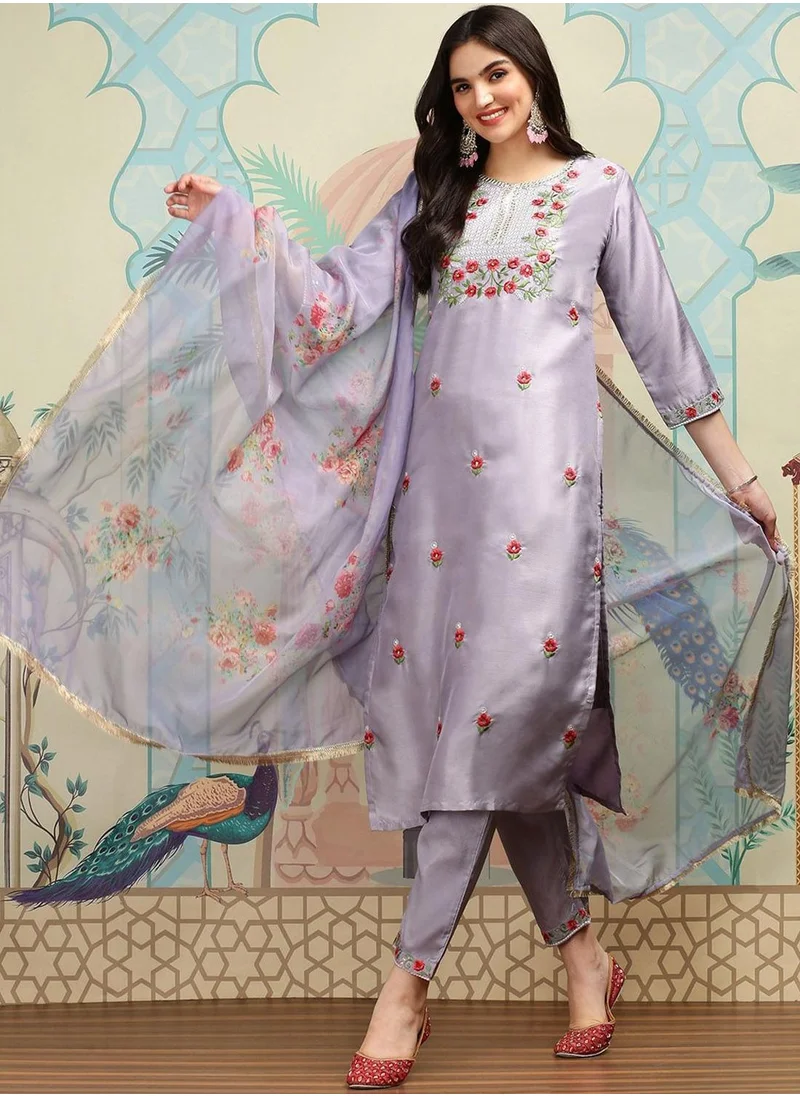 ISHIN Light Lavender Kurta Set Straight Fit 3/4 Sleeve Sleeve made from Twill, Silk Duppata featuring Self Design design and Round Neck neckline - Perfect for Ethinic!
