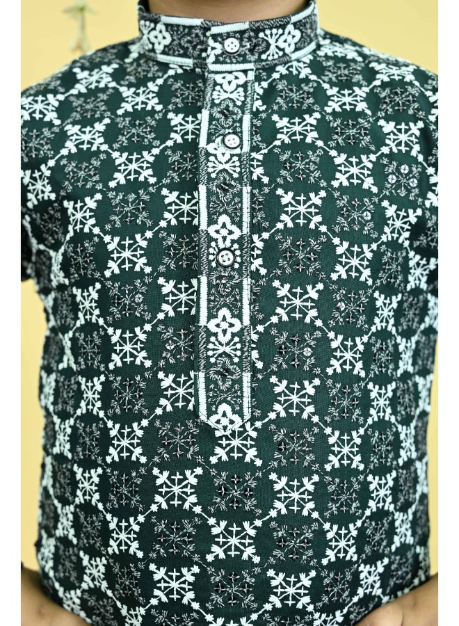 بي تي ديزايز طقم كورتا بيجاما للأولاد باللون الأخضر الداكن - Image 5