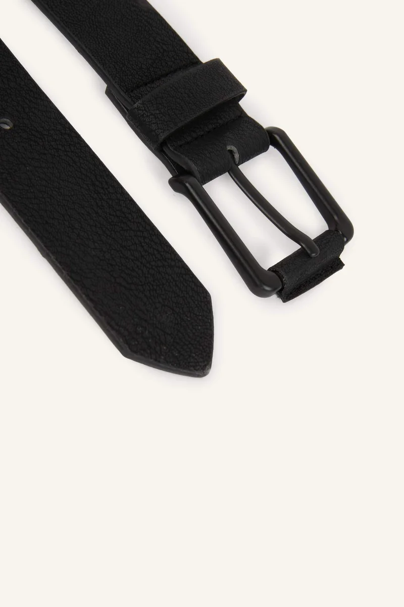 ديفاكتو Man Rectangle Clasp Faux Leather