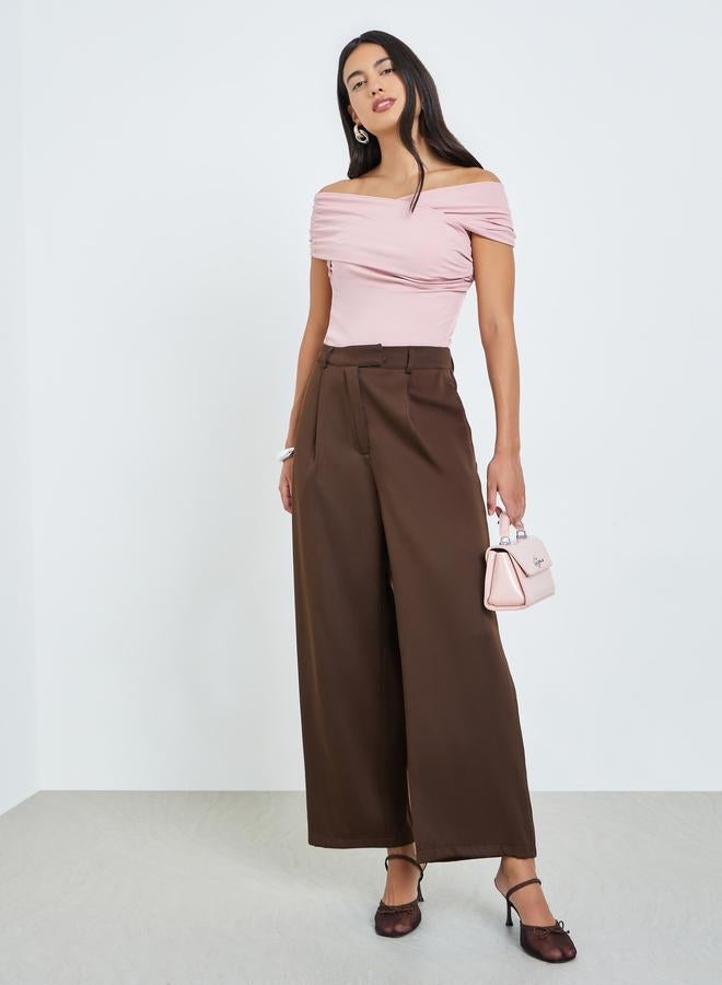 ستايلي بلوزة محبوكة بنمط لف وأكتاف مكشوفة - Image 2