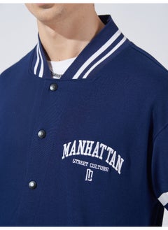 Maniac جاكيت رجالي مزخرف بأكمام كاملة صغير باللونين navy والأبيض بتصميم فضفاض  - Image 5