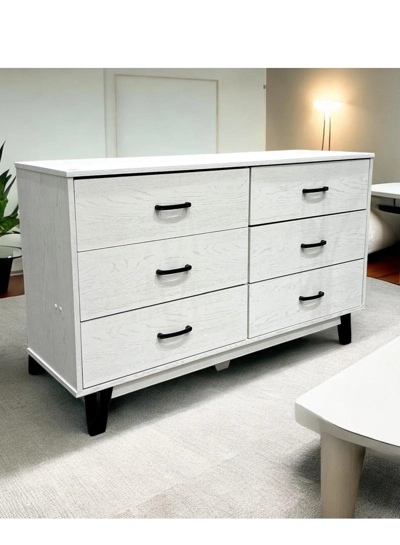 Spacious chest of drawers with a stylish, modern design